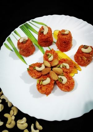 गाजर का हलवा (Gajar ka halwa recipe in Hindi) रेसिपी मुख्य फोटो