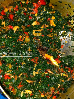 A picture of HOW TO PREPARE DELICIOUS VEGETABLE SAUCE WITH UGU  #iheomas_kitchen #ugu #vegetablesaucewithpalmoil.