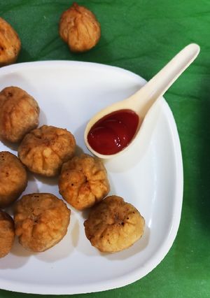 કચોરી(kachori recipe in gujarati) રેસીપી મુખ્ય ફોટો