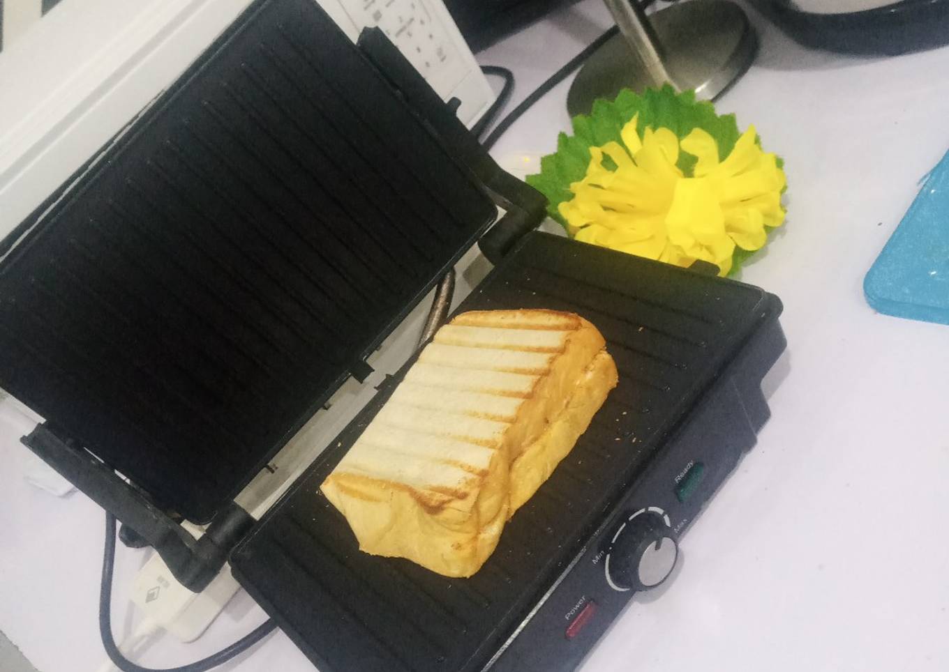 Dinner toaster bread