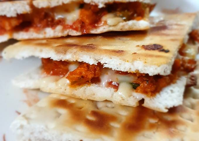 Stuffed chicken pizza