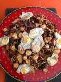 Ñoquis con pulpo, gulas y huevos de codorniz
