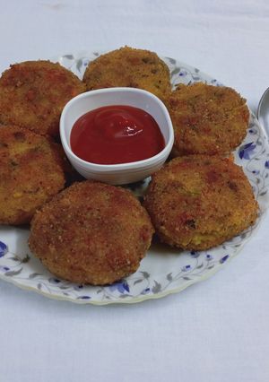 व्हेज कटलेट (Veg cutlet recipe in marathi) रेसिपी चे मुख्य फोटो 