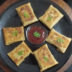 Paneer green peas pockets A picture of Paneer green peas pockets.