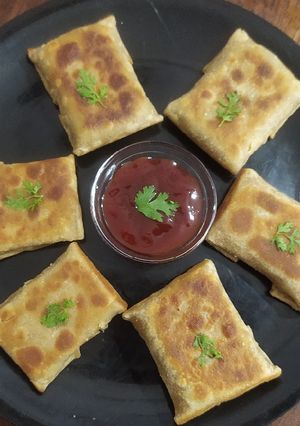 A picture of Paneer green peas pockets.