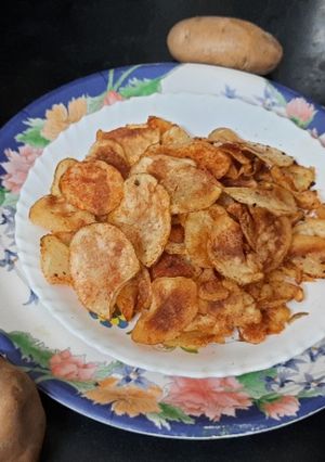 A picture of Crispy batata chips for fasting (upvasache crispy batata chips).