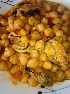 Una foto de Garbanzos con mejillones en escabeche