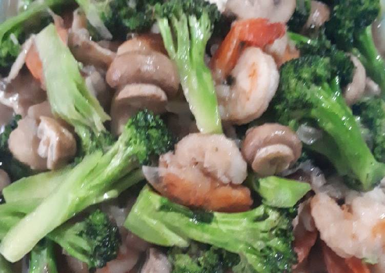 Cara Gampang Membuat Tumis brokoli udang jamur, Bisa Manjain Lidah