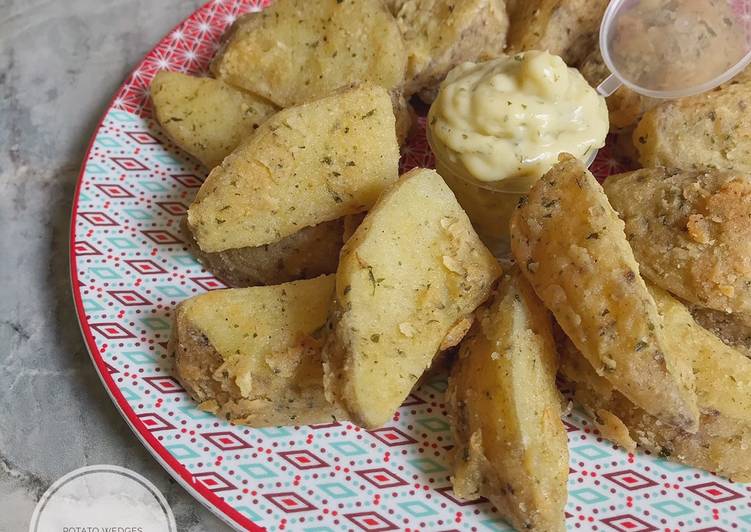 Potato Wedges with Bechamel Sauce