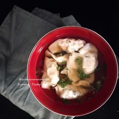 Chinese wanton (soup based, but available to make it pan fried) A picture of Chinese wanton (soup based, but available to make it pan fried).