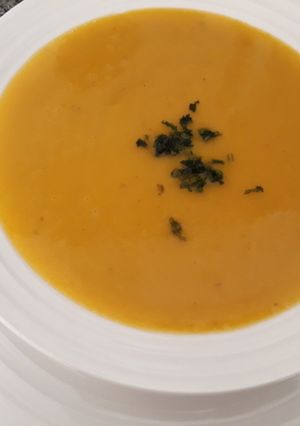 Una foto de Crema de zapallo papas zanahoria y otros