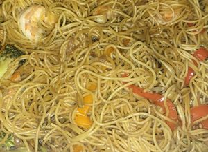 Una foto de Lo Mein De Camarón : Espagueti CHINO