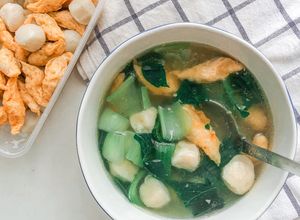 Foto resep Sup Sayur Bening isi Bakso Ikan & Fukien