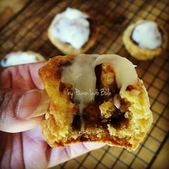 A picture of Pumpkin Cinnamon Roll.