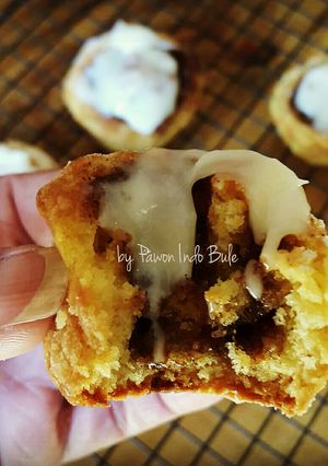 A picture of Pumpkin Cinnamon Roll.