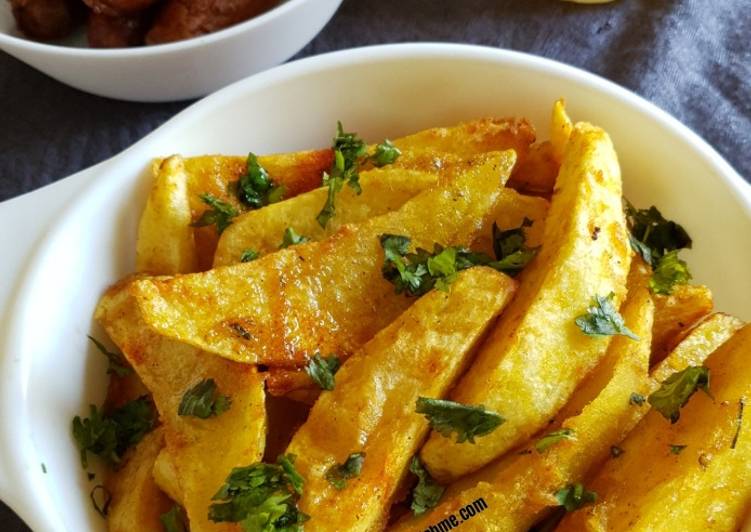 Deep Fried Crunchy Spiced Rosemary Potato Wedges #passonbutton