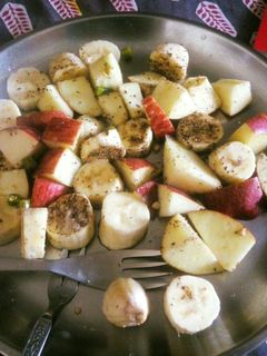 फ्रूट चाट(Fruit chaat recipe in Hindi) रेसिपी मुख्य फोटो