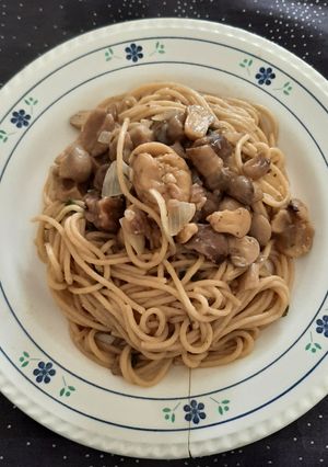 Une photo de Pâtes complètes aux champignons et marrons