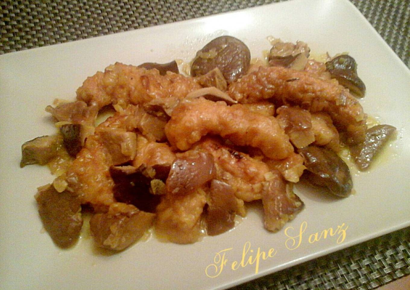 Tiras de pollo con setas