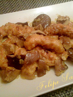 Una foto de Tiras de pollo con setas
