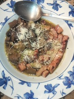 Una foto de Chuleta de Sajonia con Setas y Champiñones en su jugo con Queso