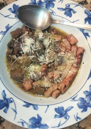 Una foto de Chuleta de Sajonia con Setas y Champiñones en su jugo con Queso