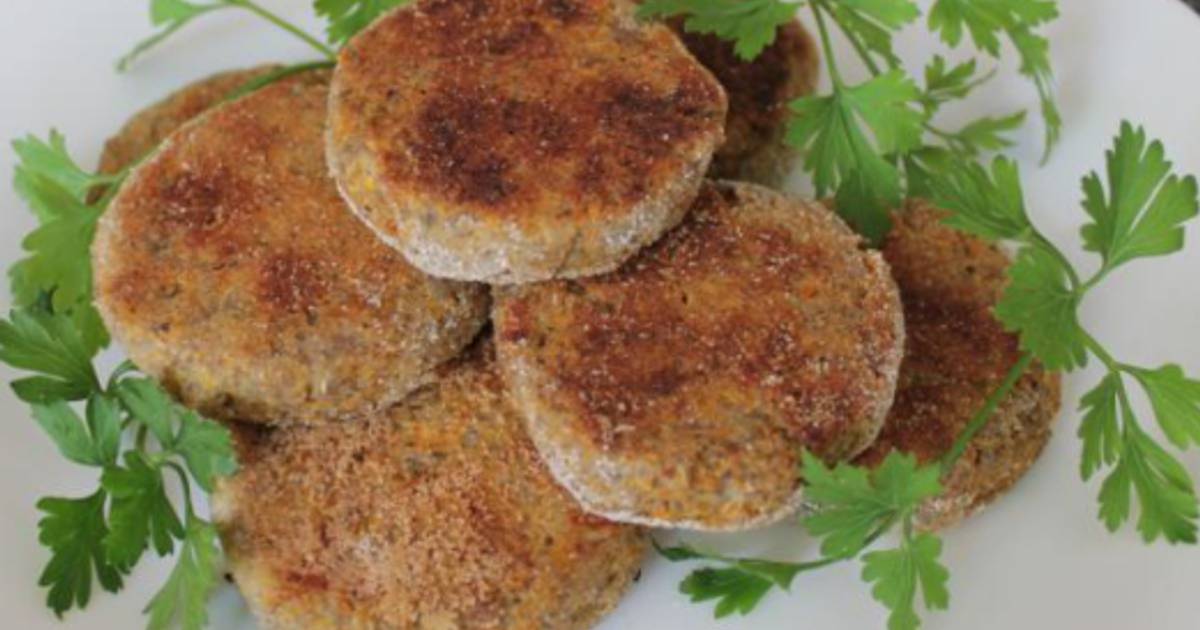 Картофельные котлеты из пюре без начинки. Печеночно-картофельные котлетки. картошка с котлетой. котлеты картофельные с творогом. как парить котлеты а кастоюлн.