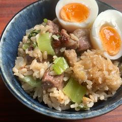 A picture of Pork Takikomigohan with Chinese Five Spice.