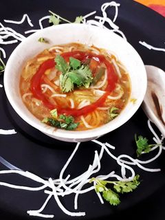 थुकपा (Thukpa recipe in Hindi) रेसिपी मुख्य फोटो