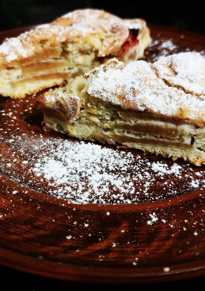 Шарлотка з яблуками