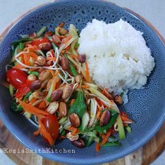Som Tam (carrots and grean bean salad with pawpaw) A picture of Som Tam (carrots and grean bean salad with pawpaw).