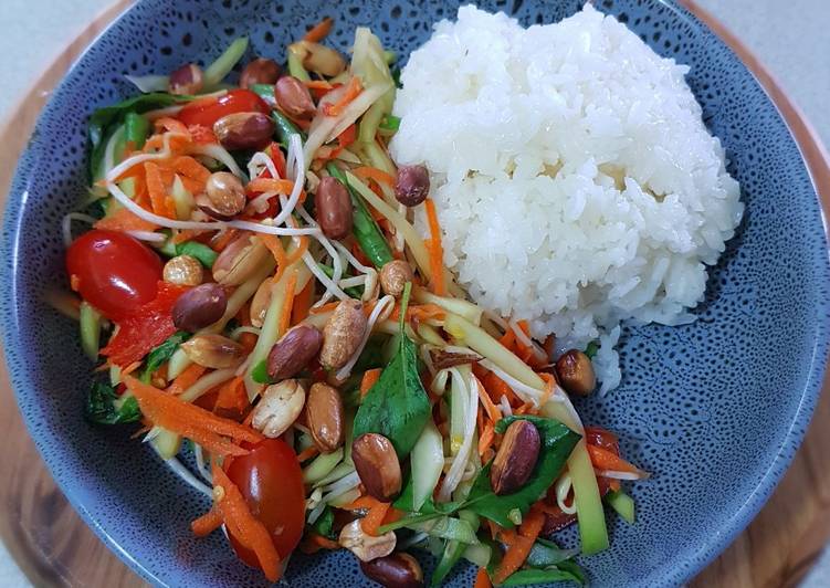 Recipe of Super Quick Homemade Som Tam (carrots and grean bean salad with pawpaw)
