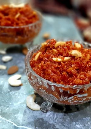 गजरेला(Gajrela recipe in Hindi) रेसिपी मुख्य फोटो