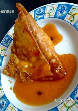 समोसा (Samosa recipe in hindi) रेसिपी मुख्य फोटो