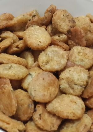 A picture of Masala Mathri.