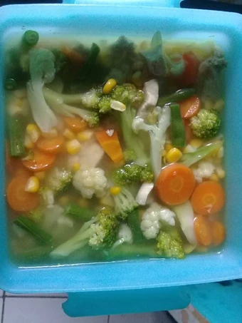 Langkah Mudah untuk Membikin Resep Sup warna warni yang Uenak Anti Ribet, Lezat