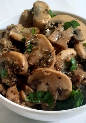 A picture of Chataka mushroom kali mirch.