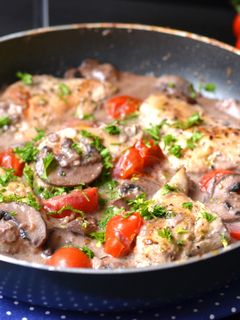 Tejszínes-gombás csirke recept marsalával recept fotója