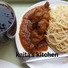 A picture of Spaghetti and stew.