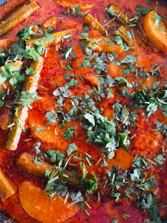 સરગવા બટેટા નુ શાક(Drumstick & potato Curry Recipe In Gujarati) રેસીપી મુખ્ય ફોટો