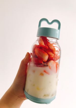 Hình của món Sinh tố táo dâu.