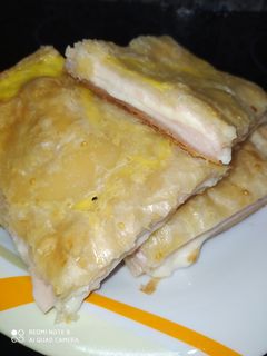 Una foto de Empanada de pavo y queso