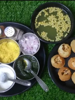 पानी पूरी/गोल गप्पे/पुचका (Pani puri / golgappe /puchka recipe in hindi) रेसिपी मुख्य फोटो