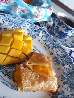 A picture of Mango Pie.