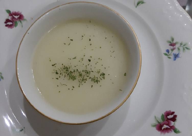 Recipe of Quick Potato soup (Turkish style)