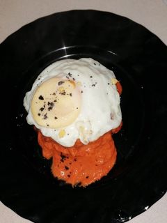 Una foto de Arroz a la cubana salsa casera con sobrasada