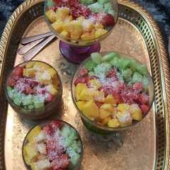 حلا الطبقات بالكيك والفواكه 😋😋-レシピのメイン写真