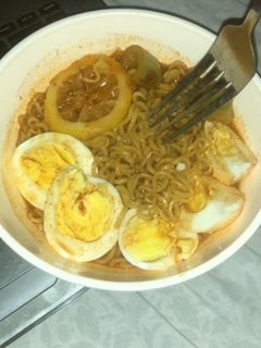 صورة لوصفة اندومي على طريقتي 😋