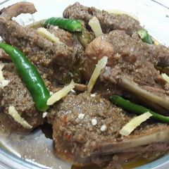 A picture of White karhai.