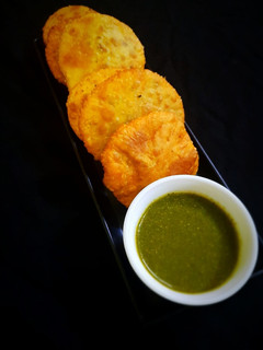 मटर कचौड़ी (Matar Kachori recipe in Hindi रेसिपी मुख्य फोटो